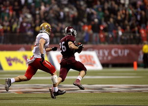 爱游戏入口-北京鸭本土球员逐渐挑起进攻重担，北京鸭男篮新logo